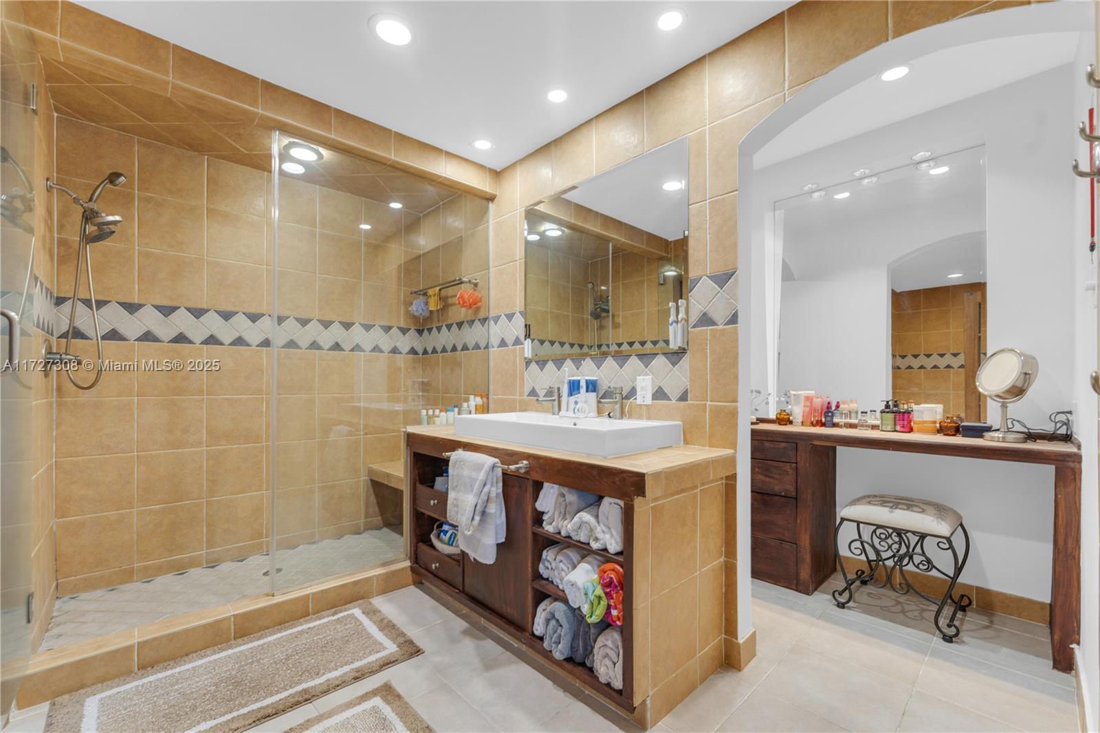 8301 Dundee Terrace Miami Lakes, FL 33016 - Photo 21 of 60 Gallery Image 21