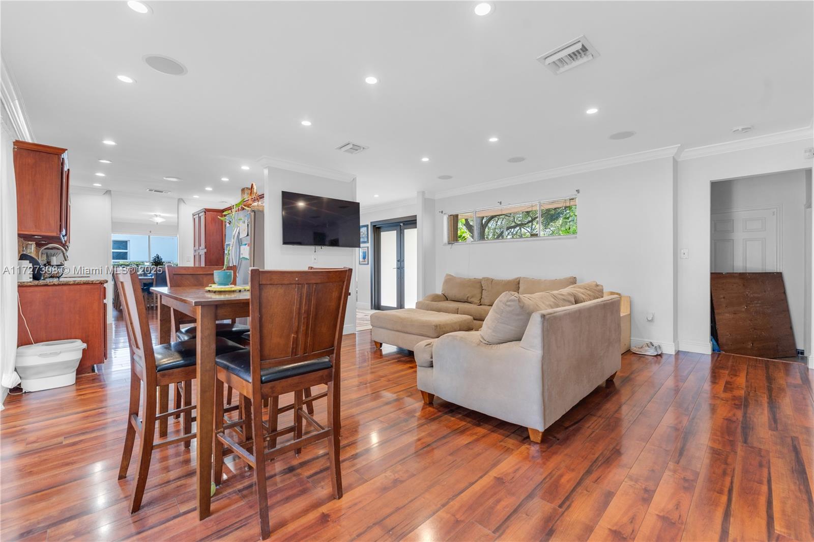8301 Dundee Terrace Miami Lakes, FL 33016 - Photo 30 of 60 Gallery Image 30