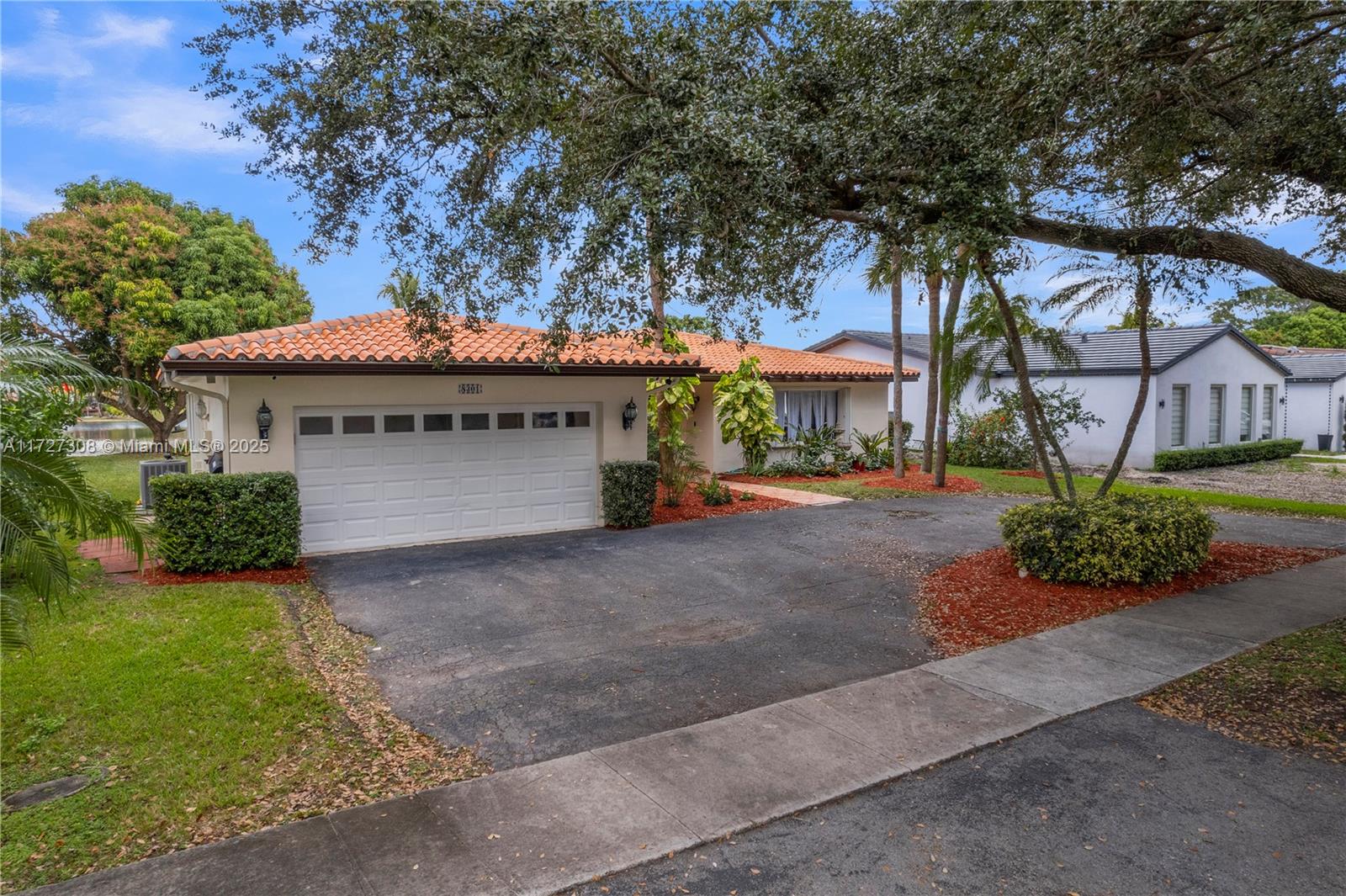 8301 Dundee Terrace Miami Lakes, FL 33016 - Photo 38 of 60 Gallery Image 38
