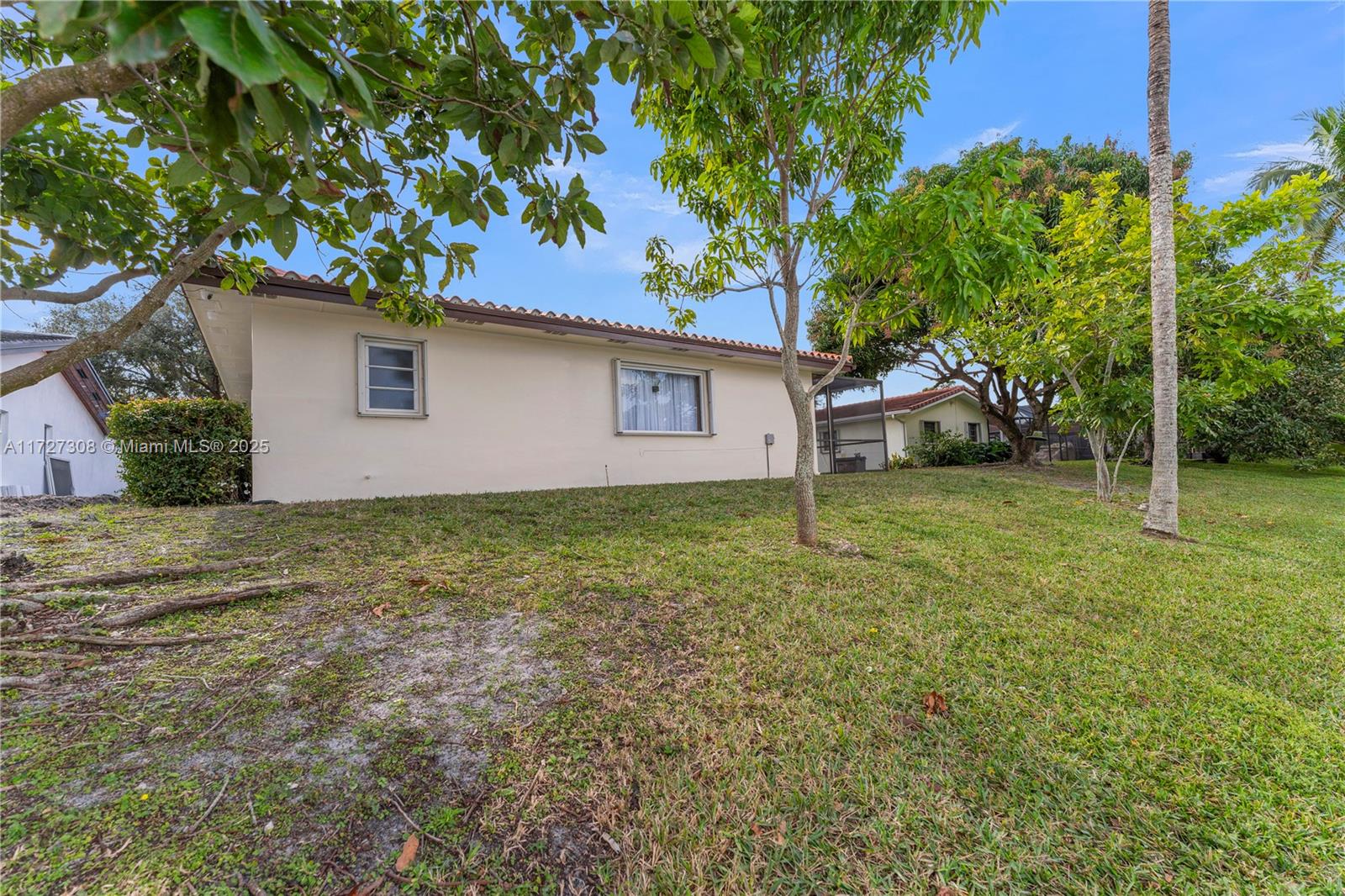 8301 Dundee Terrace Miami Lakes, FL 33016 - Photo 39 of 60 Gallery Image 39