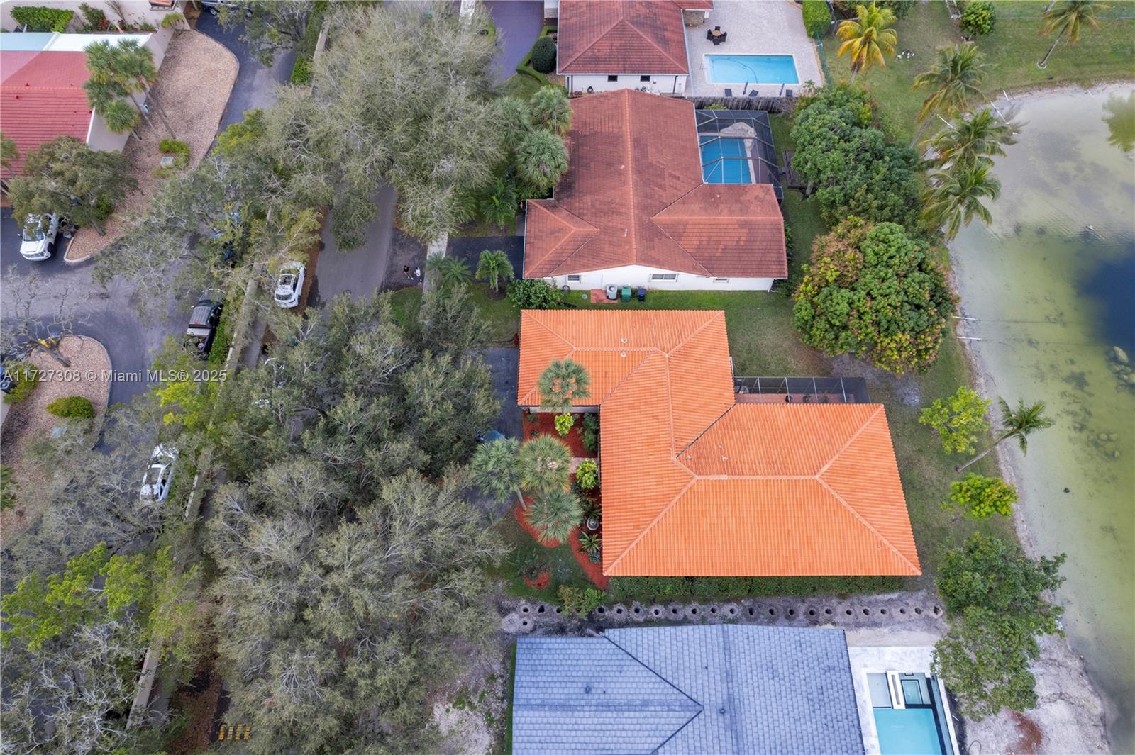 8301 Dundee Terrace Miami Lakes, FL 33016 - Photo 49 of 60 Gallery Image 49