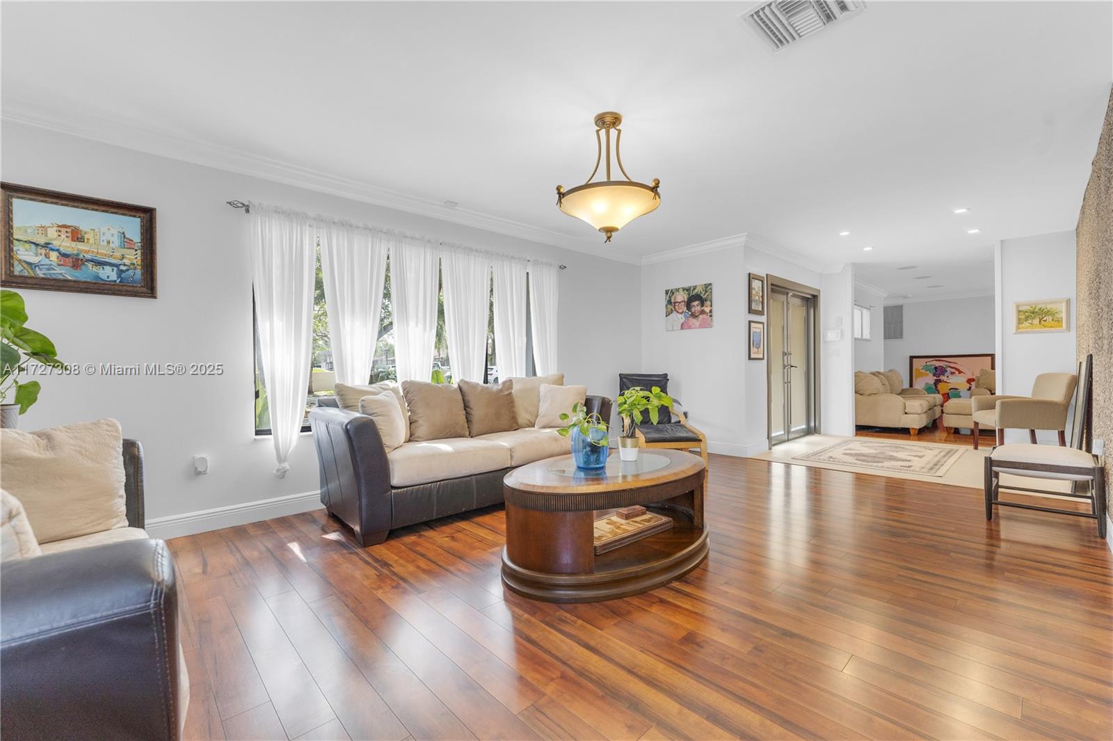 8301 Dundee Terrace Miami Lakes, FL 33016 - Photo 8 of 60 Gallery Image 8