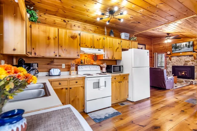 $465,000 | 152 Broken Arrow Path, Blue Ridge, GA 30513