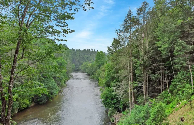 $465,000 | 152 Broken Arrow Path, Blue Ridge, GA 30513