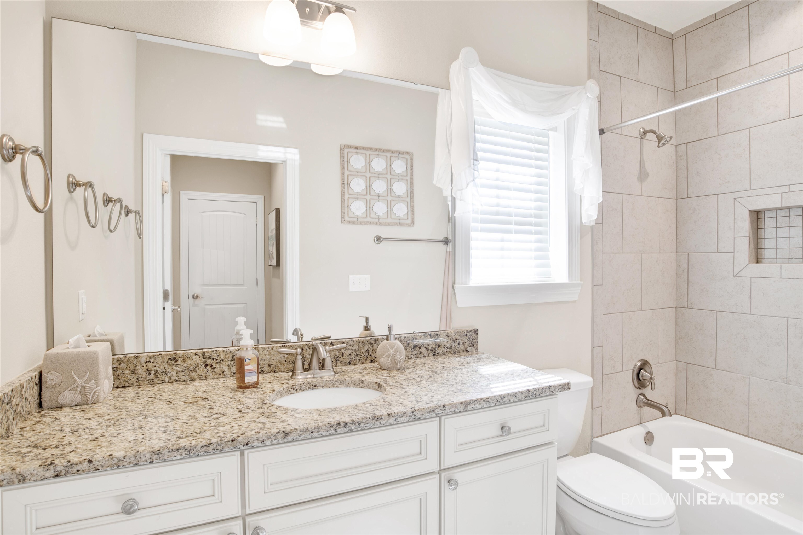 1303 Holmes Avenue, Unit 1303 Foley, AL 36535 - Photo 17 of 34 2nd Bathroom