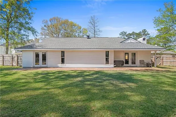$439,000 | 101 Pecaniere Place, Mandeville, LA 70471