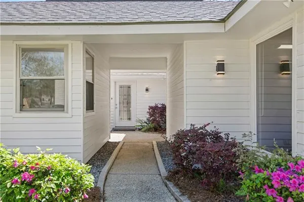 $439,000 | 101 Pecaniere Place, Mandeville, LA 70471