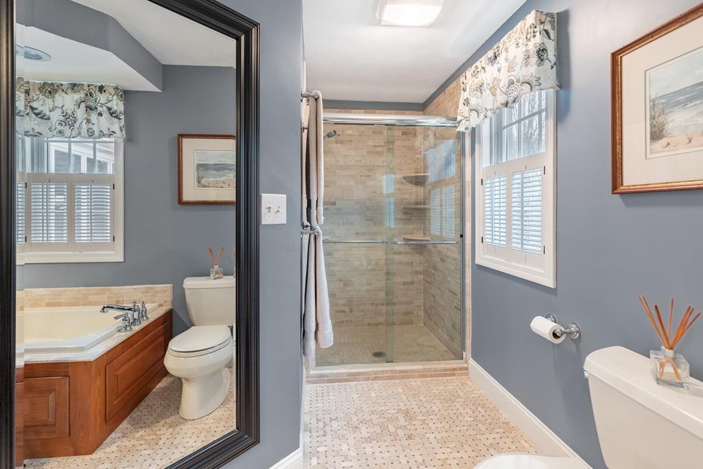 19 Townsend Farm Road Boxford, MA 01921 - Photo 22 of 36 a bathroom with a bathtub toilet and shower