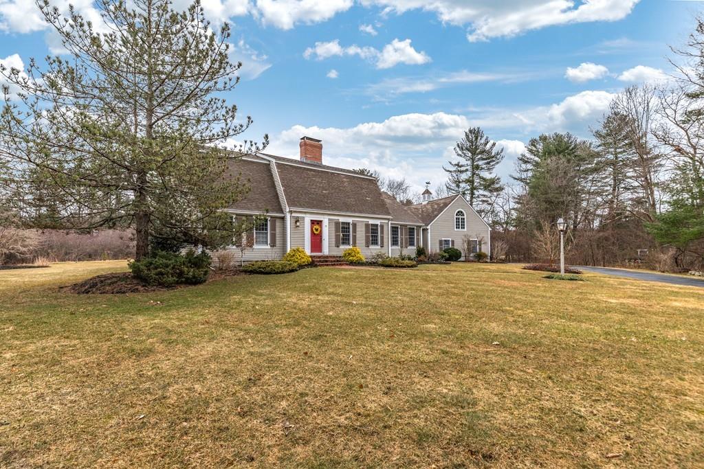 19 Townsend Farm Road Boxford, MA 01921 - Photo 32 of 36 a front view of house with yard
