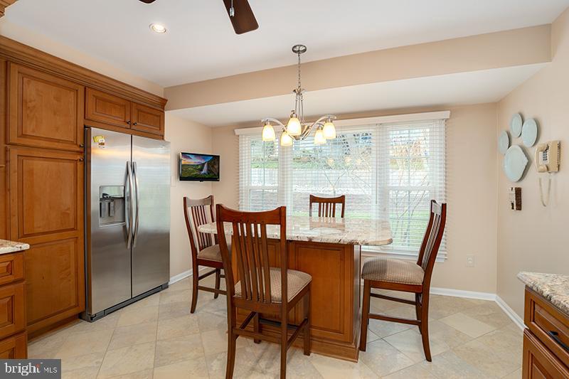 8818 Shadowlake Way Springfield, VA 22153 - Photo 15 of 40 Gallery Image 15