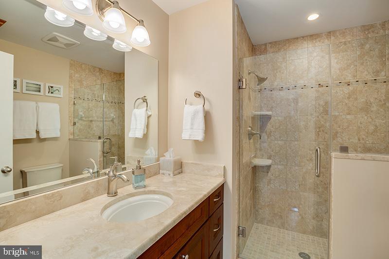 8818 Shadowlake Way Springfield, VA 22153 - Photo 26 of 40 Gallery Image 26