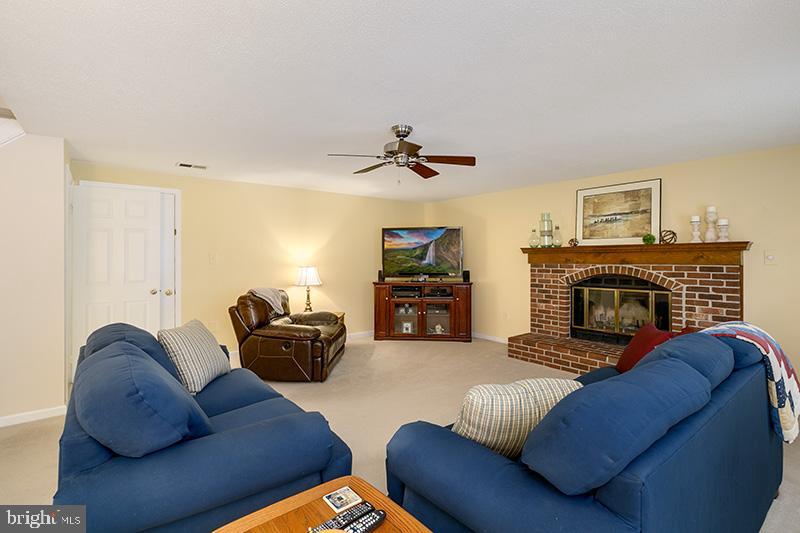 8818 Shadowlake Way Springfield, VA 22153 - Photo 28 of 40 Gallery Image 28