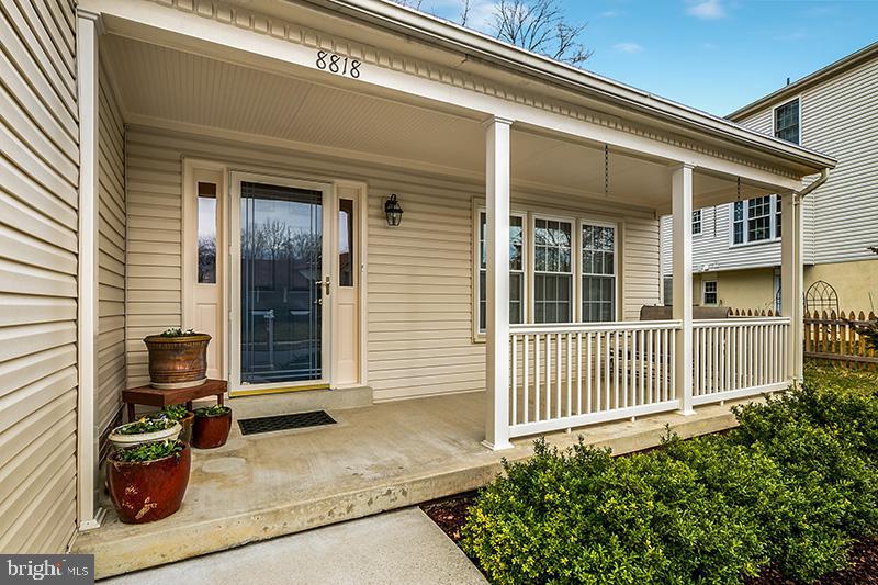 8818 Shadowlake Way Springfield, VA 22153 - Photo 4 of 40 Gallery Image 4