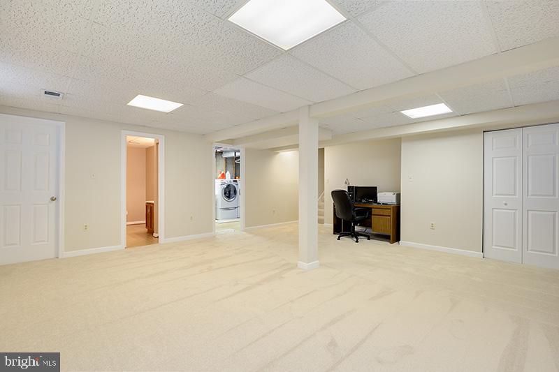8818 Shadowlake Way Springfield, VA 22153 - Photo 35 of 40 Gallery Image 35