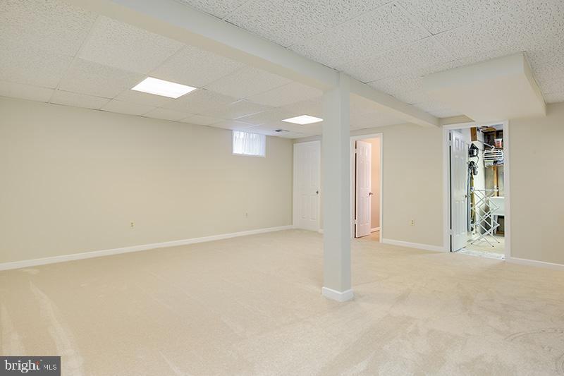 8818 Shadowlake Way Springfield, VA 22153 - Photo 36 of 40 Gallery Image 36