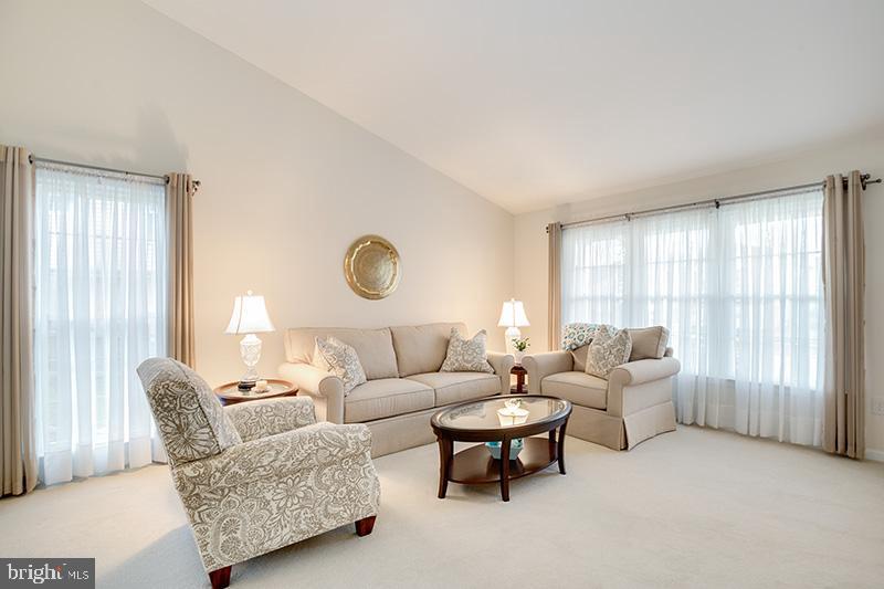 8818 Shadowlake Way Springfield, VA 22153 - Photo 7 of 40 Gallery Image 7