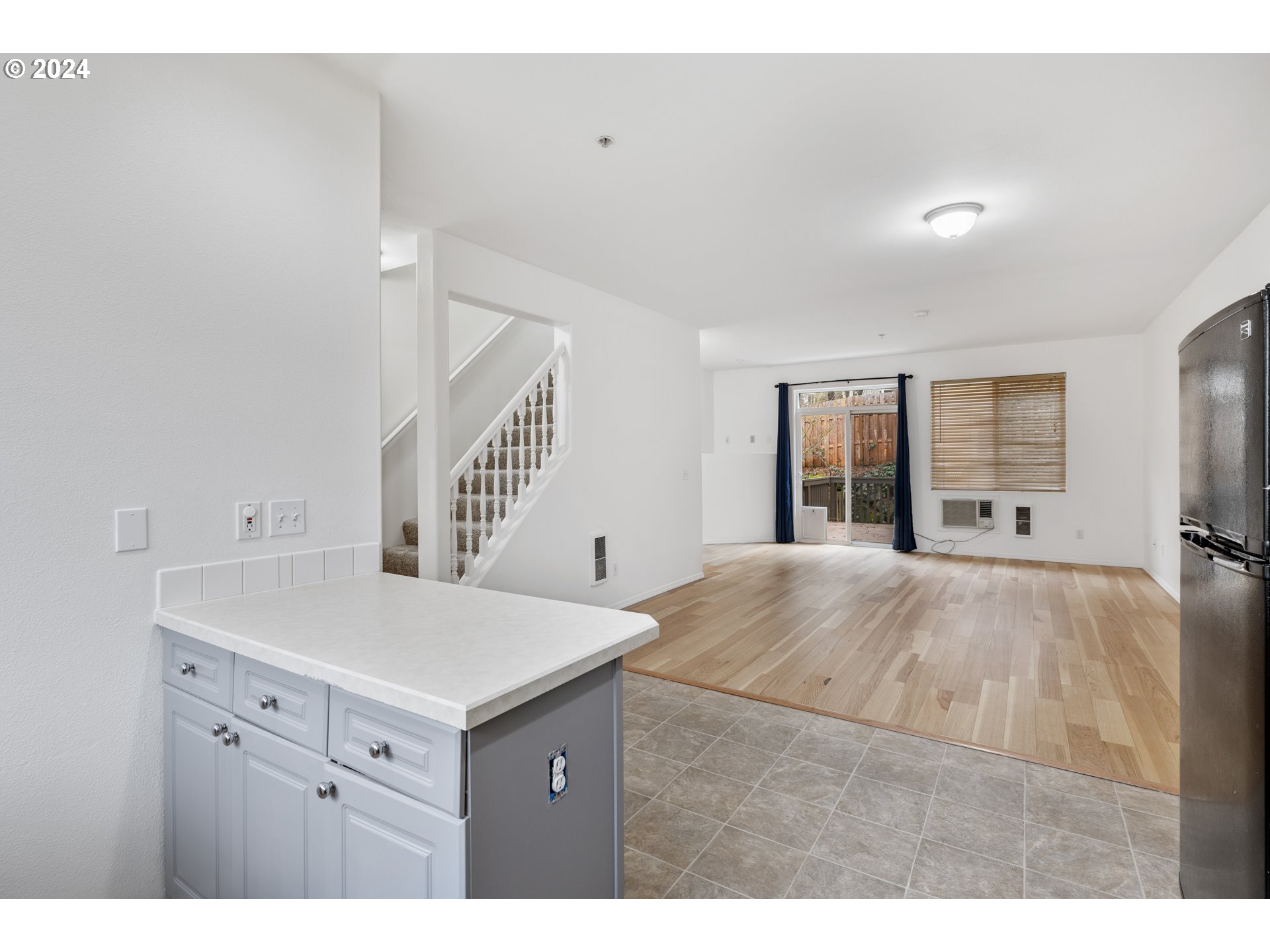 14340 Southwest Cougar Ridge Drive Beaverton, OR 97008 - Photo 11 of 37 a view of a kitchen and a sink