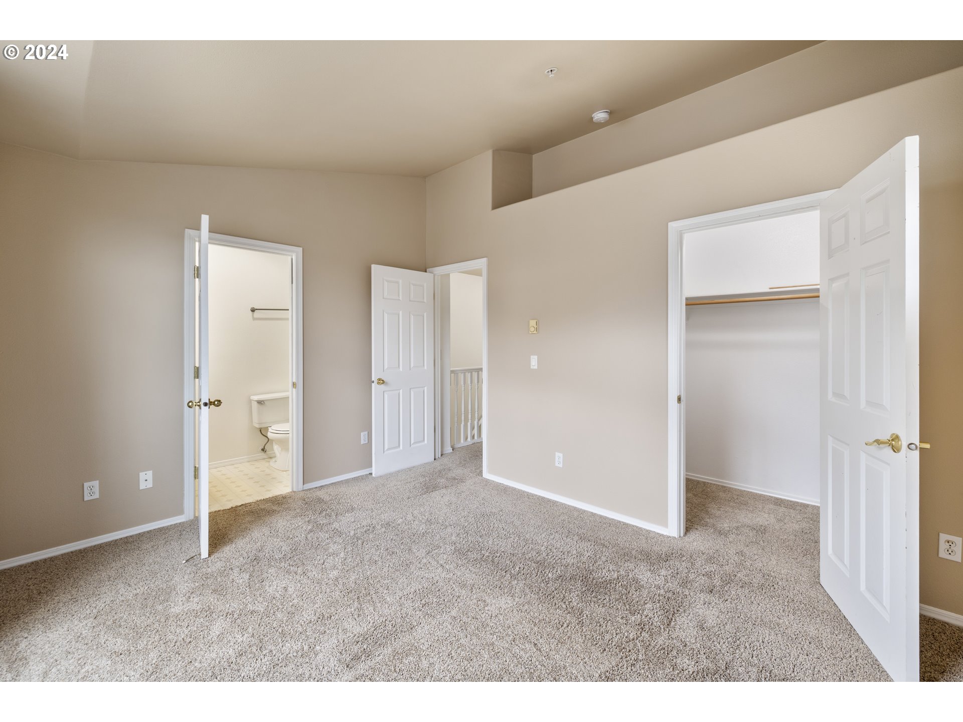 14340 Southwest Cougar Ridge Drive Beaverton, OR 97008 - Photo 20 of 37 a view of an empty room