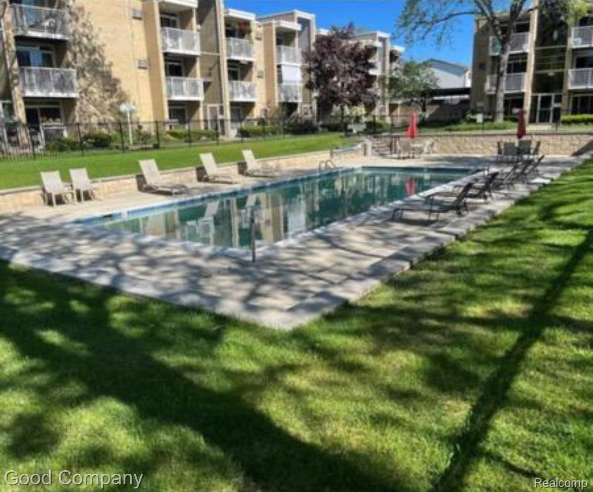 4917 Crooks Road, Unit J2 Royal Oak, MI 48073 - Photo 29 of 31 Gallery Image 29