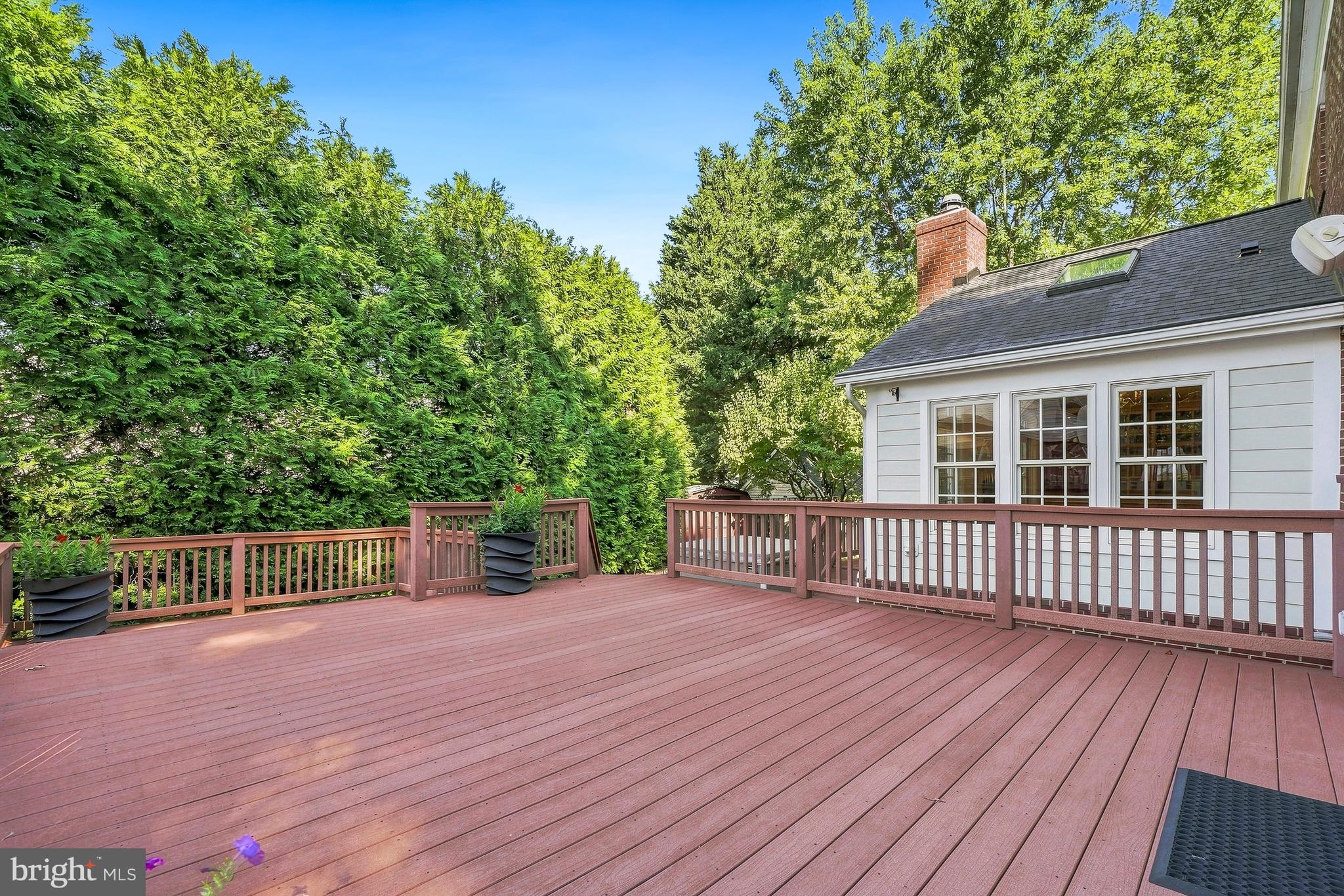 9502 Edgeley Road Bethesda, MD 20814 - Photo 37 of 46 Enormous tiered deck