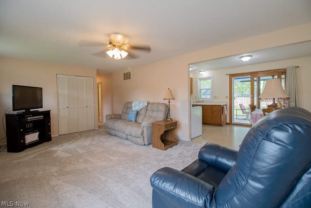 6146 Campbell Road Mentor, OH 44060 - Photo 7 of 31