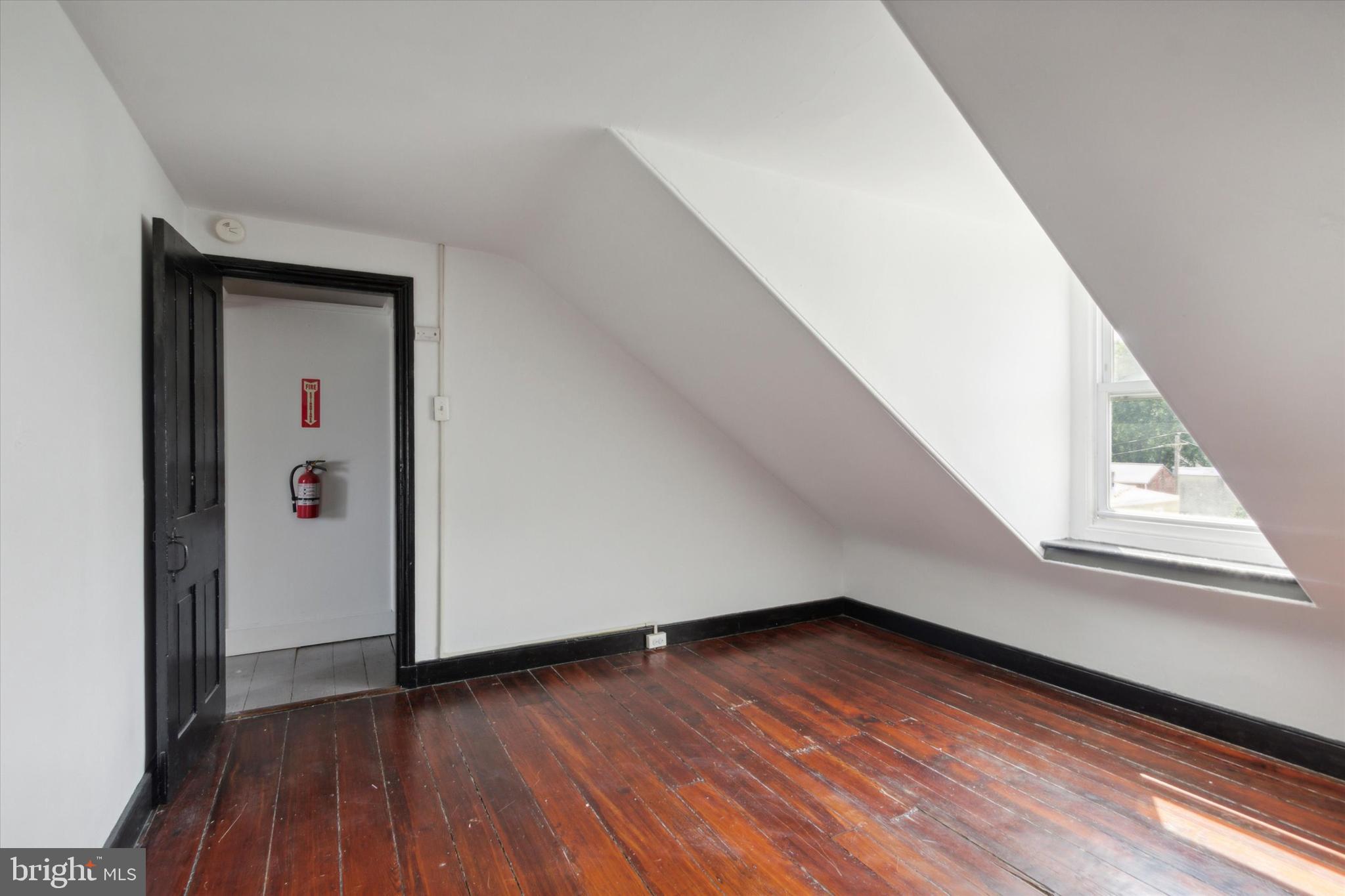 962 North 5th Street Philadelphia, PA 19123 - Photo 28 of 32