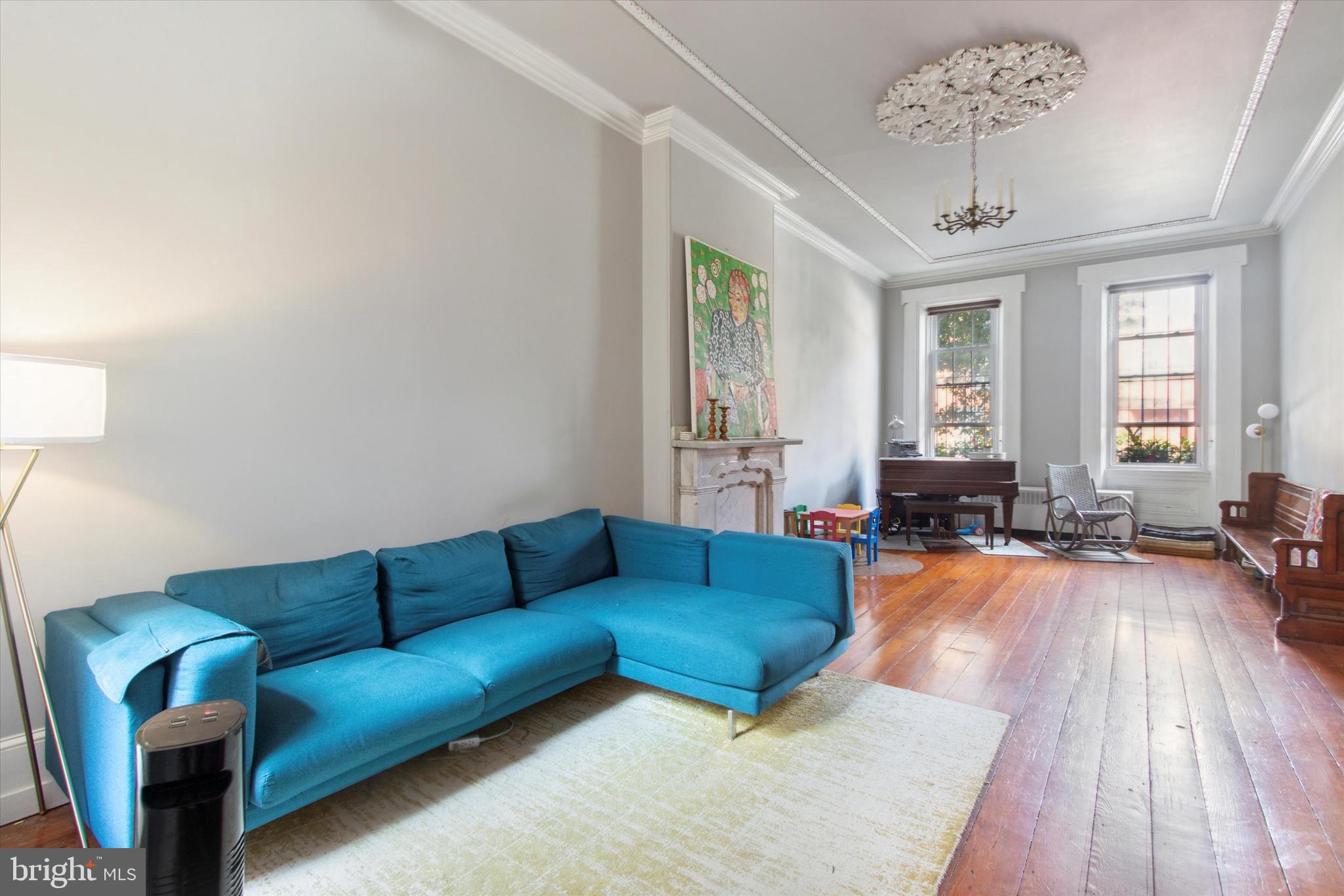 962 North 5th Street Philadelphia, PA 19123 - Photo 4 of 32