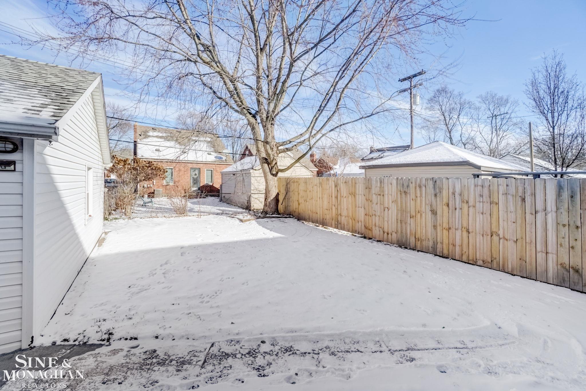 480 Cloverly Road Grosse Pointe, MI 48236 - Photo 34 of 48 Backyard