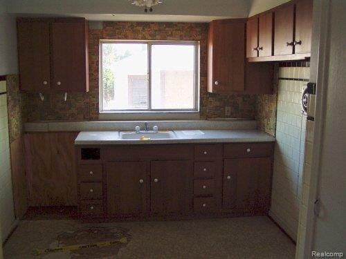 9281 Allen Road Allen Park, MI 48101 - Photo 6 of 7 KITCHEN