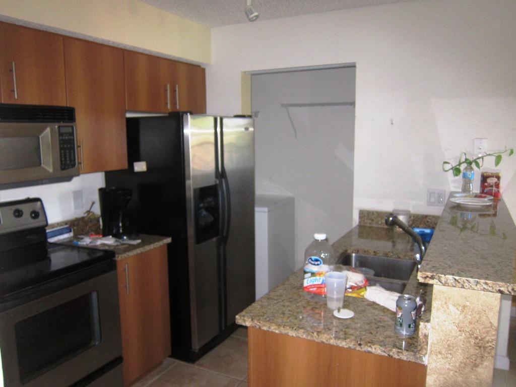1385 Crystal Way, Unit M Delray Beach, FL 33444 - Photo 3 of 6 Kitchen