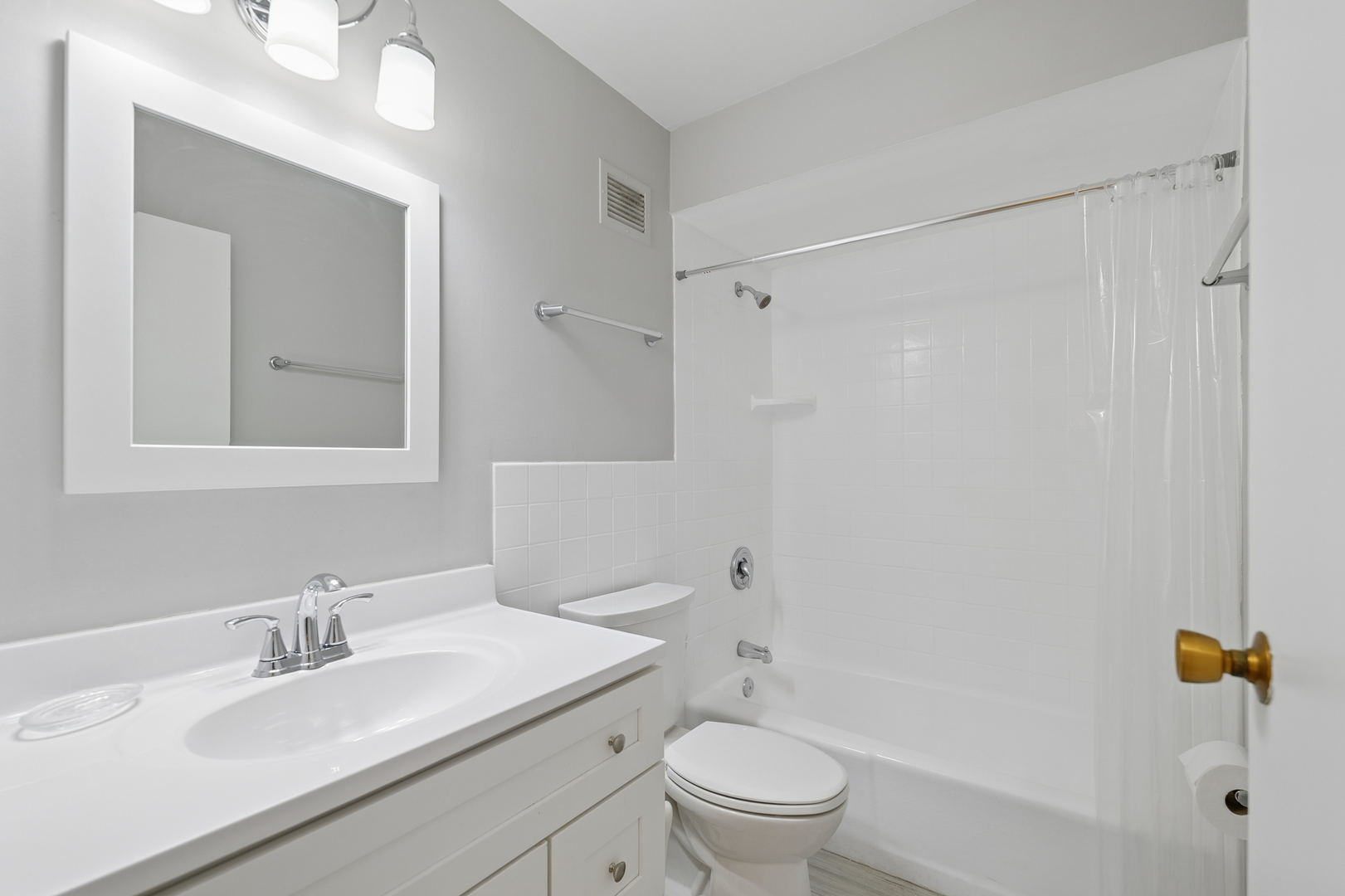 40 North Tower Road, Unit 11H Oak Brook, IL 60523 - Photo 11 of 24