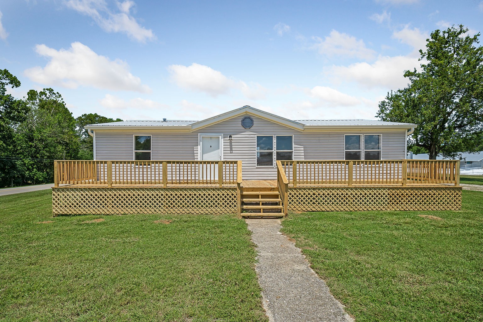 1926 East Pin Hook Road Sparta, TN 38583 - Photo 3 of 32 Gallery Image 3