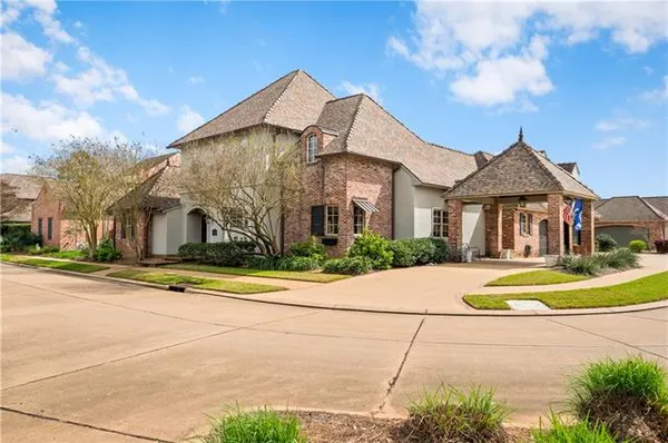 $749,000 | 6008 Stonegate Drive, Alexandria, LA 71303