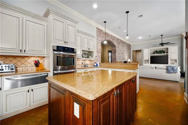 $749,000 | 6008 Stonegate Drive, Alexandria, LA 71303