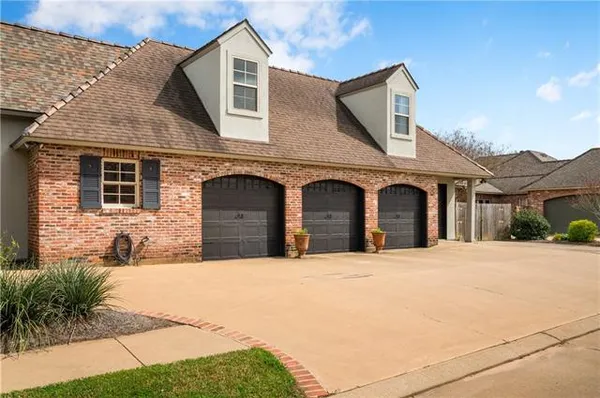 $749,000 | 6008 Stonegate Drive, Alexandria, LA 71303