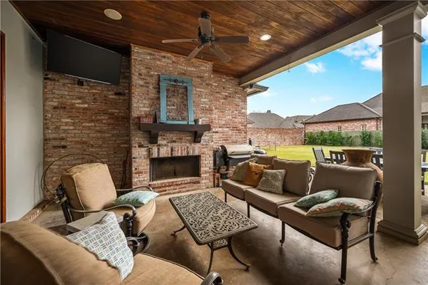 $749,000 | 6008 Stonegate Drive, Alexandria, LA 71303