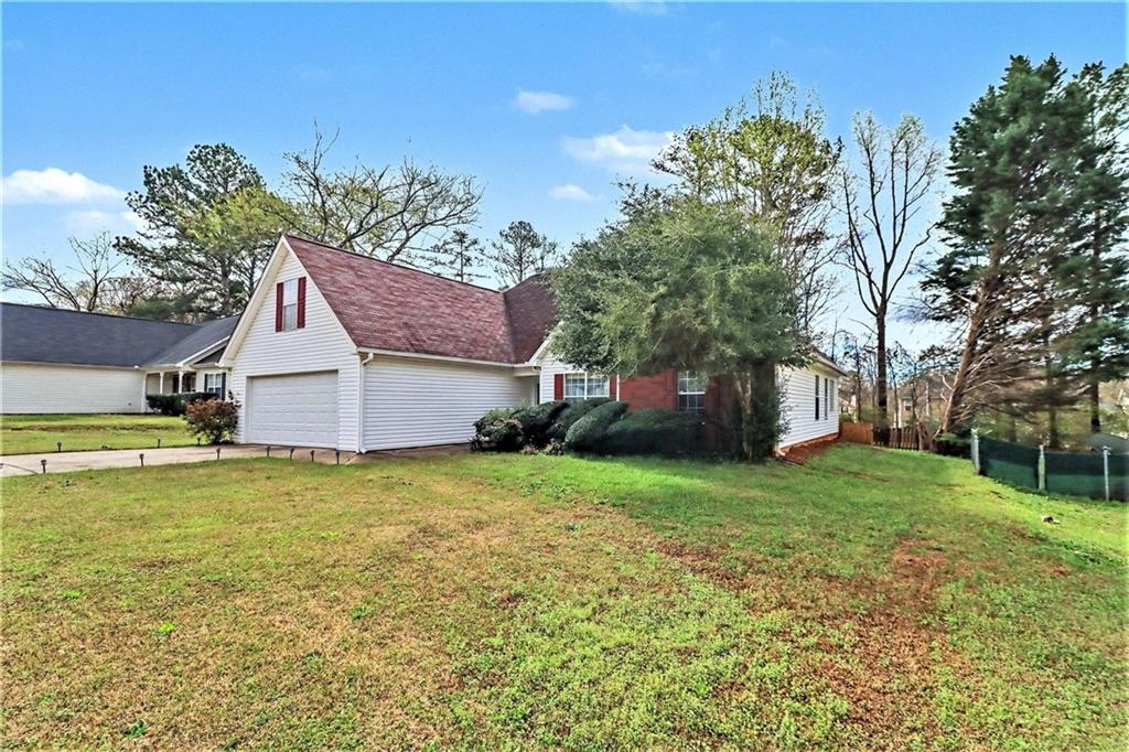 275 Greenfield Way Covington, GA 30016 - Photo 3 of 32