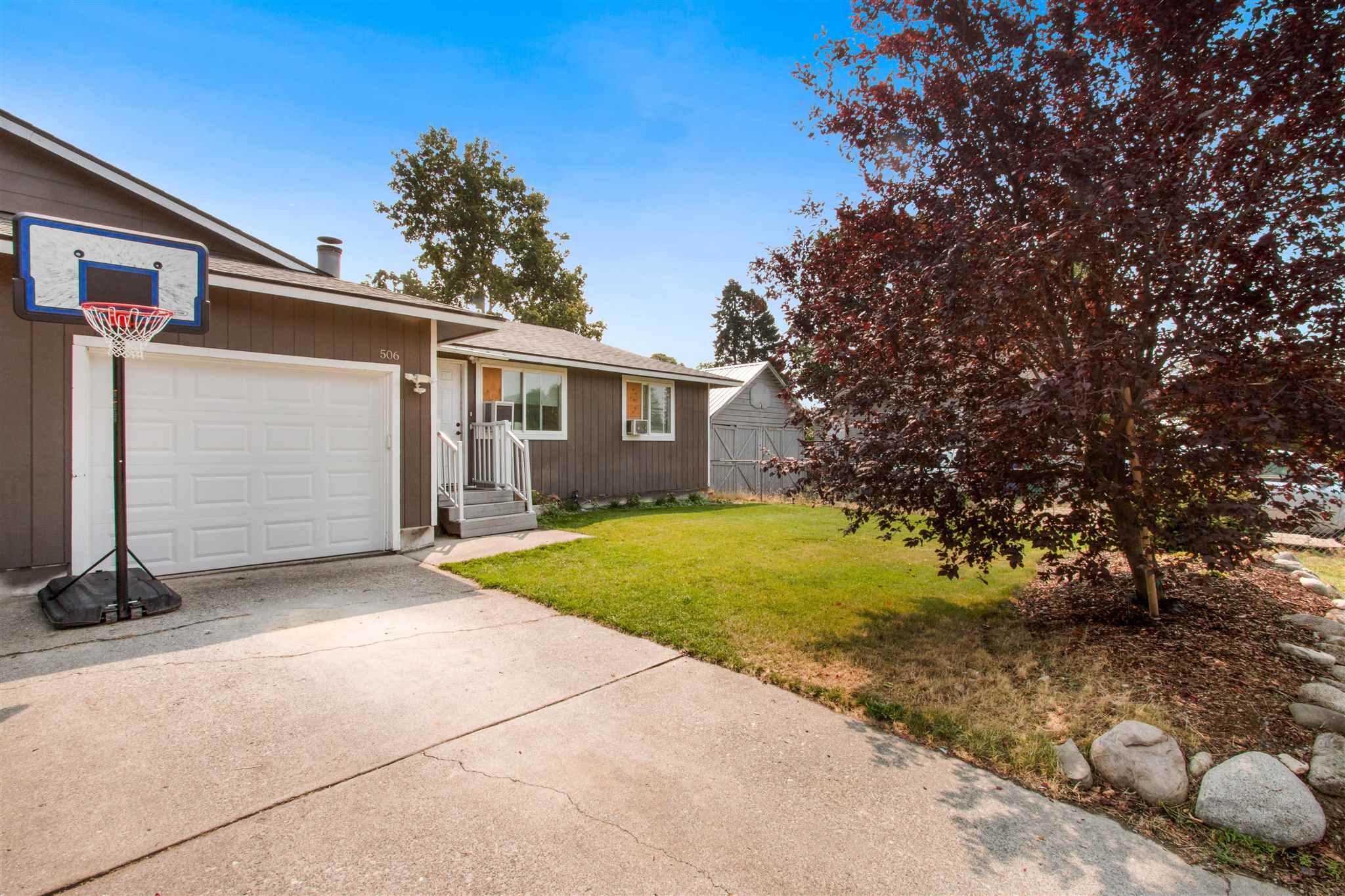 506 North Bessie Road Spokane Valley, WA 99212 - Photo 2 of 33 Gallery Image 2