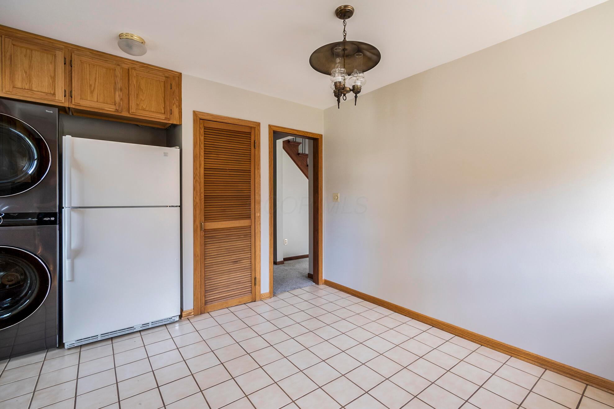 4168 Burkey Road Youngstown, OH 44515 - Photo 6 of 33 4168 Kitchen a