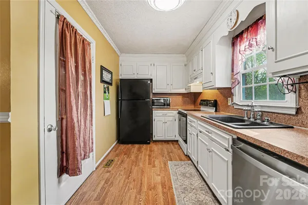 $325,000 | 1451 31st St Place Northeast, Conover, NC 28613