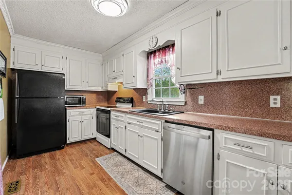 $325,000 | 1451 31st St Place Northeast, Conover, NC 28613