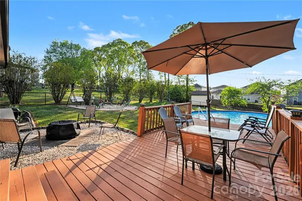 $325,000 | 1451 31st St Place Northeast, Conover, NC 28613