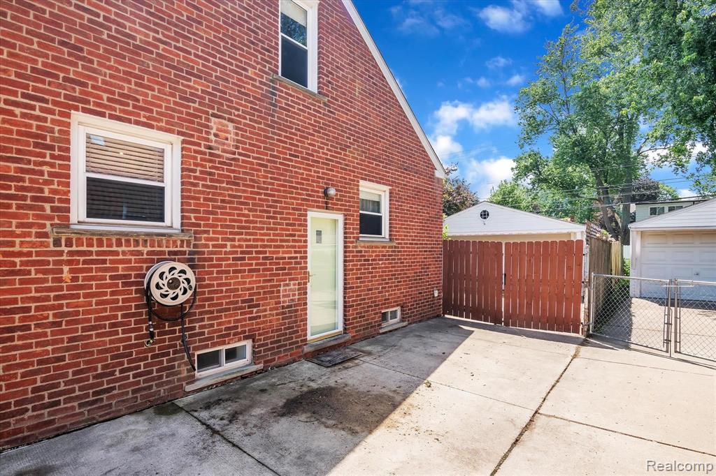 9539 Inkster Road Livonia, MI 48150 - Photo 43 of 52