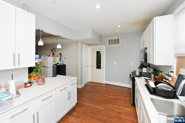 $590,000 | 135 Scheerer Avenue, Newark, NJ 07112