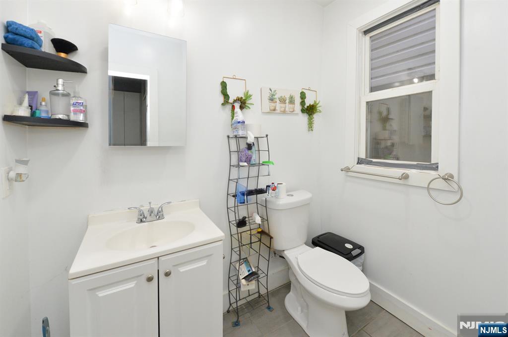 135 Scheerer Avenue Newark, NJ 07112 - Photo 14 of 34