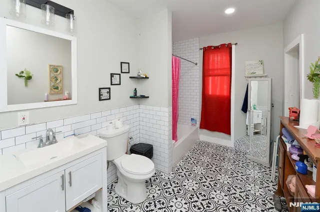 $590,000 | 135 Scheerer Avenue, Newark, NJ 07112