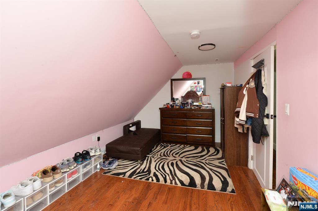 135 Scheerer Avenue Newark, NJ 07112 - Photo 27 of 34