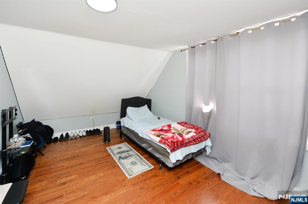 135 Scheerer Avenue Newark, NJ 07112 - Photo 29 of 34