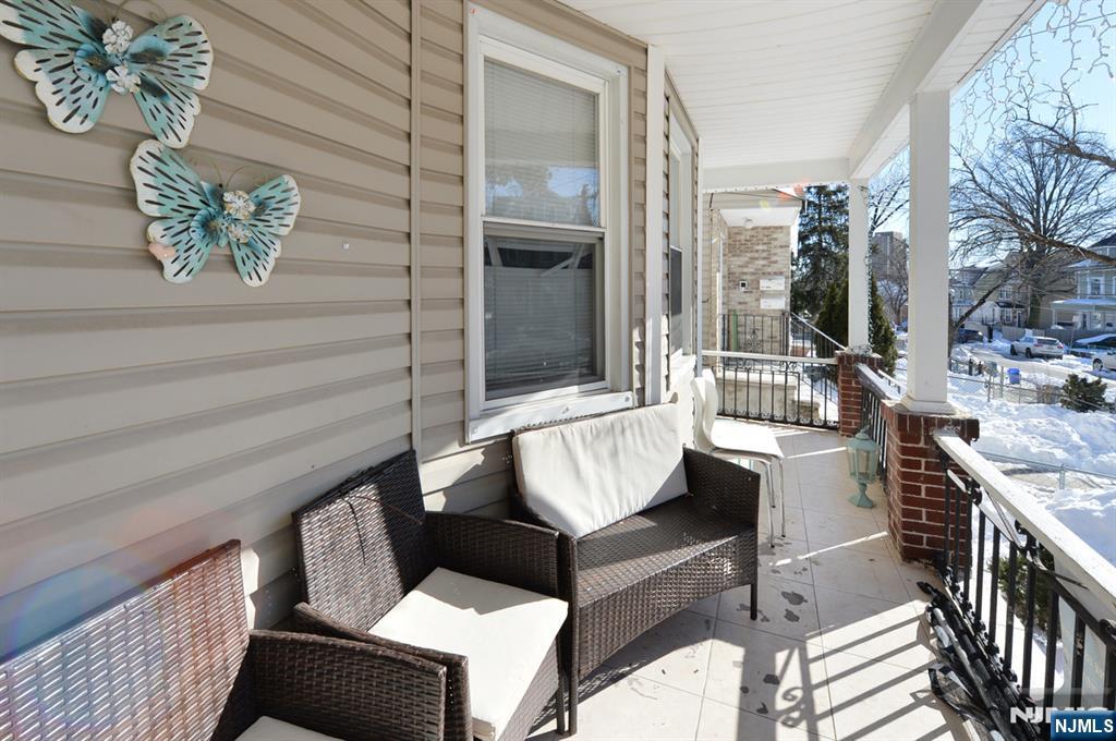 135 Scheerer Avenue Newark, NJ 07112 - Photo 3 of 34