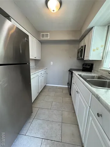 $1,900 | 522 Holland Avenue, Webster Groves, MO 63119